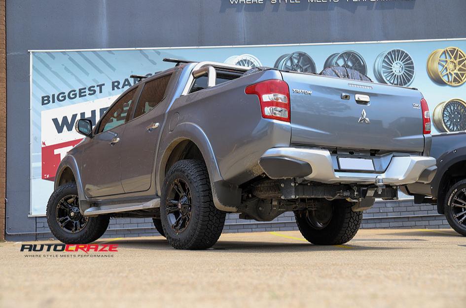 MITSUBISHI TRITON BROOKLYN MATTE BLACK